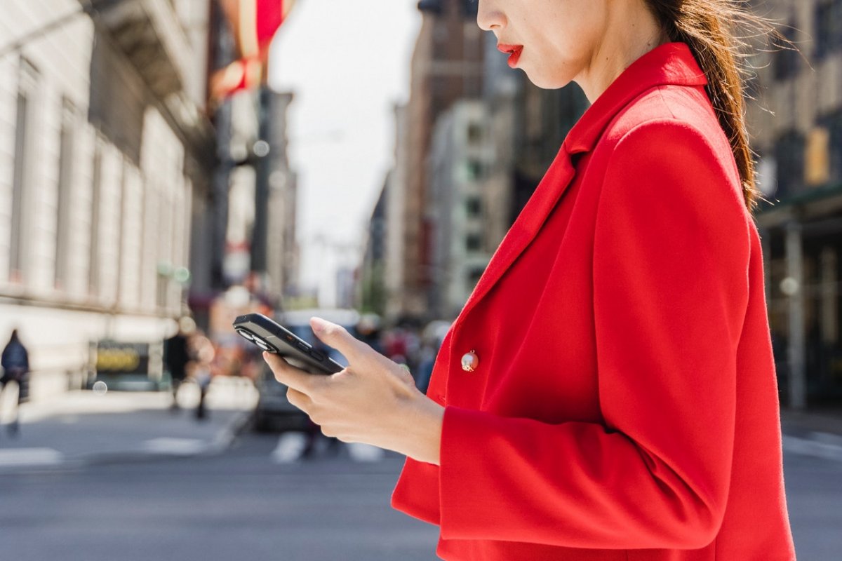 Oncology: using your phone at certain times of the day can double your risk of cancer