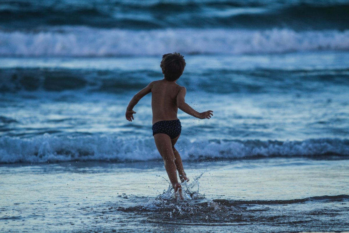 Why is it useful to take children to the sea