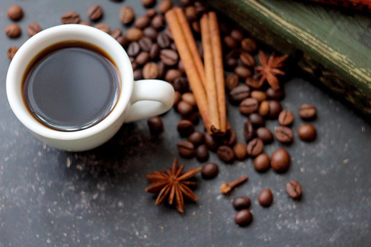 Drinking coffee on an empty stomach is harmful to health - nutritionist Ponomareva