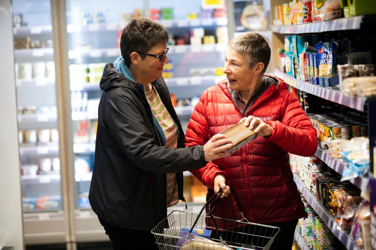 Shopping sign that indicates the onset of dementia