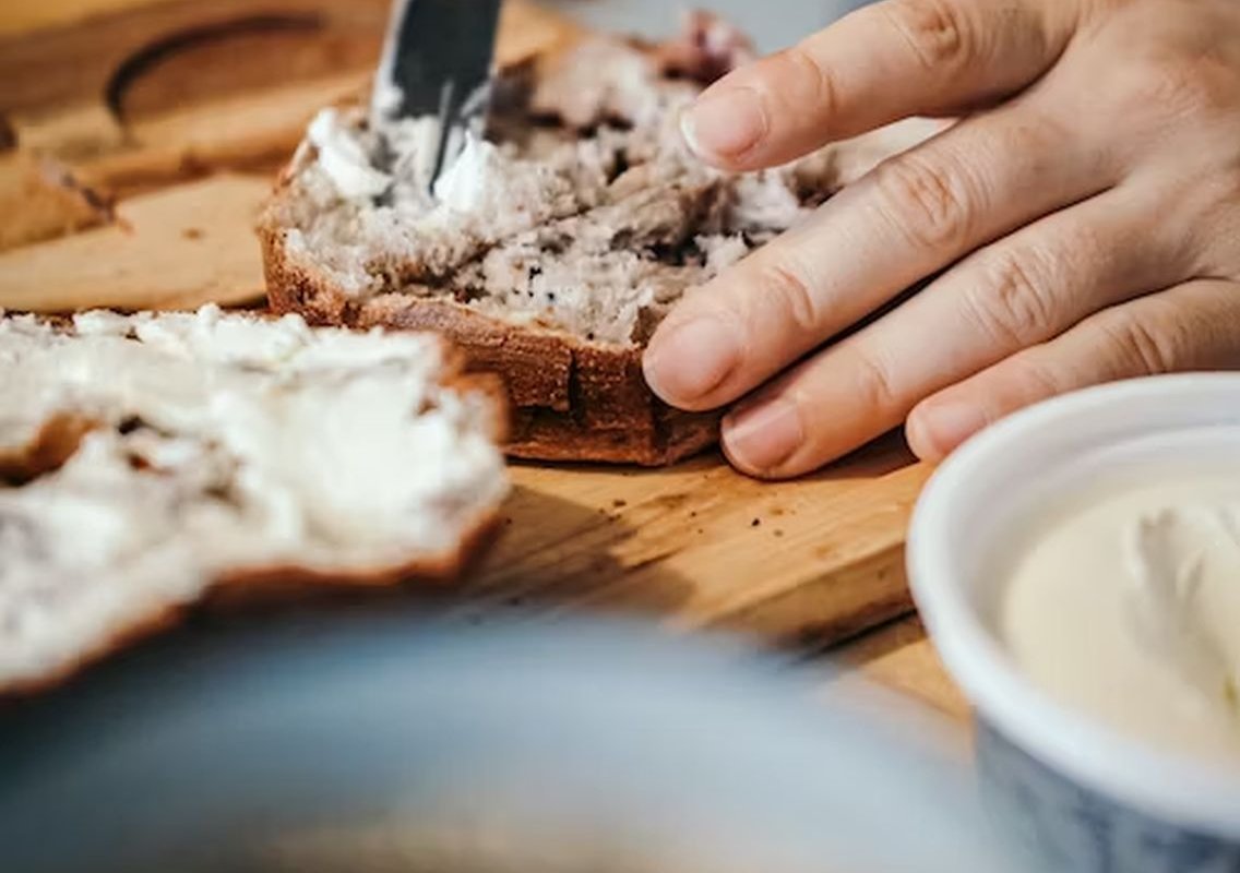 bread with curd cheese