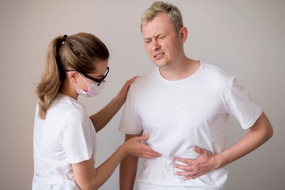 the doctor checks the patient's condition