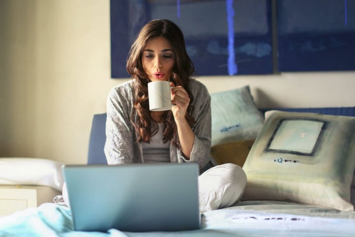 girl drinks coffee