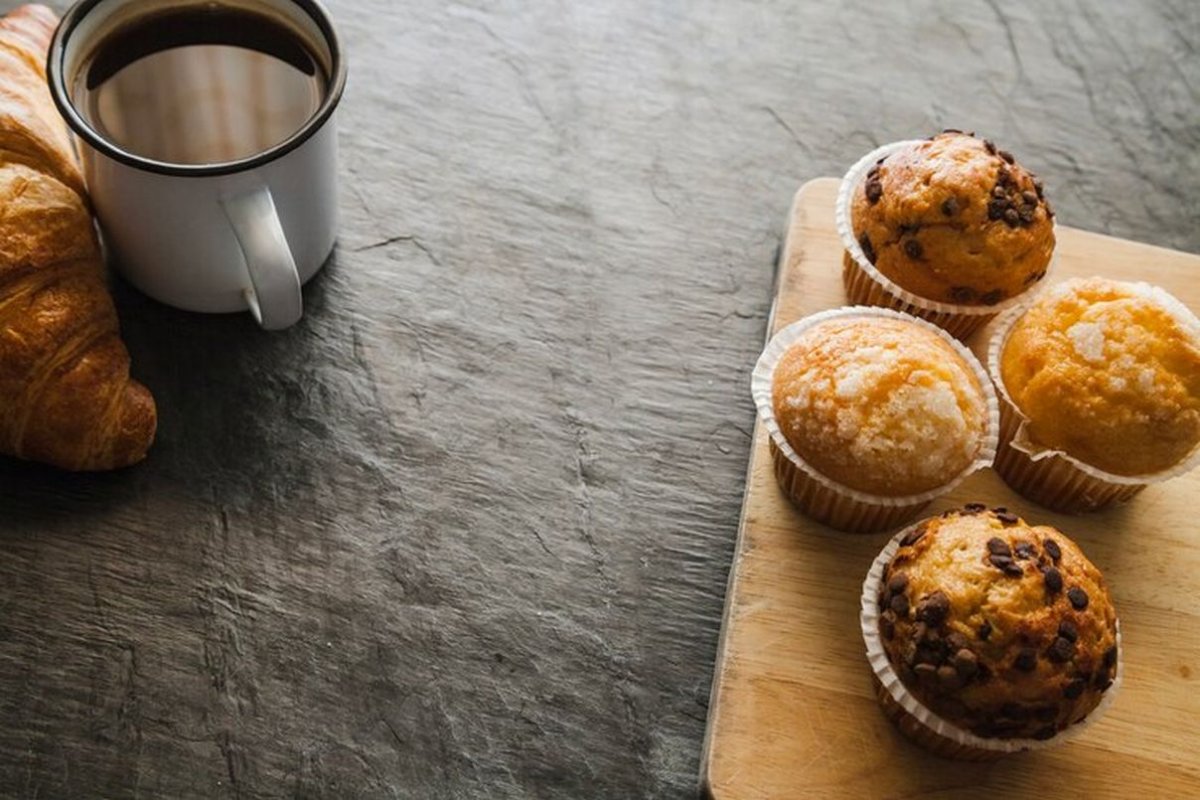 muffins and coffee