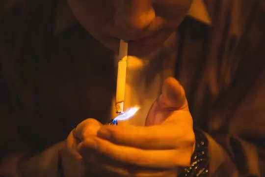 Smoking linked to increased risk of suicide